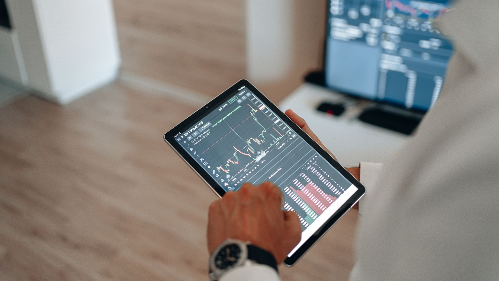 Receiving a complete setup with entry, stop loss and a single take profit